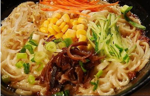 娱乐吃瓜酱天天吃面条,日日面条，天天吃瓜